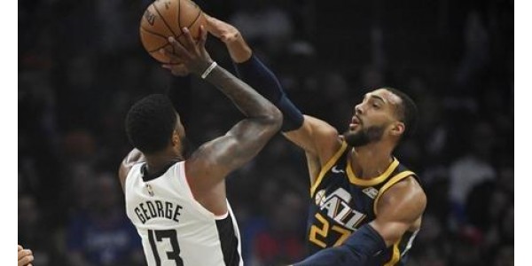 NBA: n pudotuspeleissä Los Angeles Clippers muutti jälleen peliä kolmannessa ottelussa
